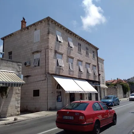 A Διαμέρισμα *